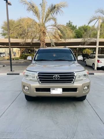 Used Toyota Land Cruiser 4.6 VXR 2015 Used Toyota Land Cruiser 4.6 VXR 2015 used_cars.forSale