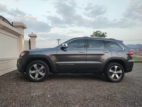 جيب جراند شيروكي لمتيد 2014 مستعملة جيب جراند شيروكي لمتيد 2014 مستعملة used_cars.forSale
