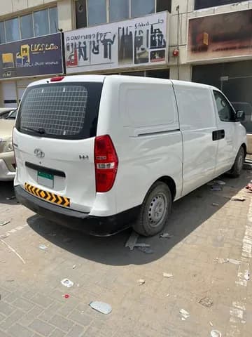 Used Hyundai H1 3-Seater Cargo Van 2014 Used Hyundai H1 3-Seater Cargo Van 2014 for sale